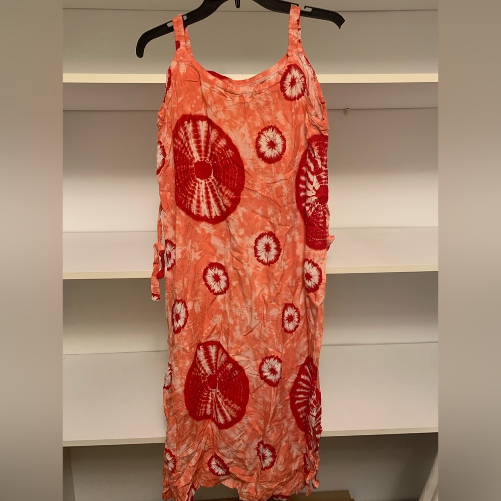 Small summer dress red white with straps shoulder gently used size small